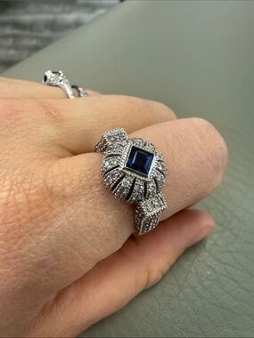 Vintage-Inspired Sapphire and diamond Halo Ring - size 8